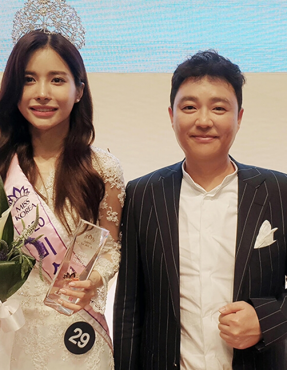 Dr. Hwang Ho, Chủ tịch Bệnh viện thẩm mỹ Hyundai Aesthetics làm giám khảo của Cuộc thi “Miss Korea 2020”